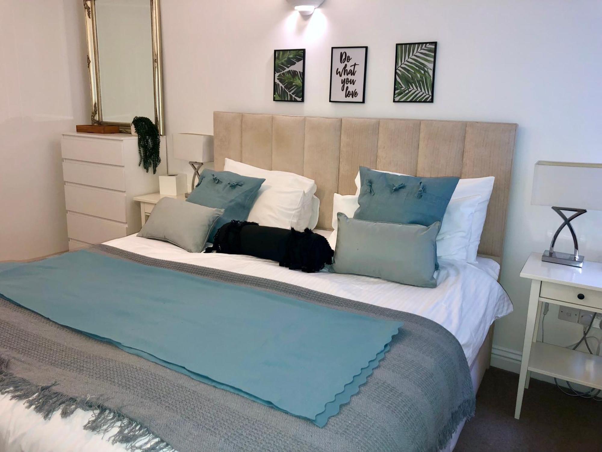 Superbly Located 2 Bedroom Luxury Apartment باث المظهر الخارجي الصورة