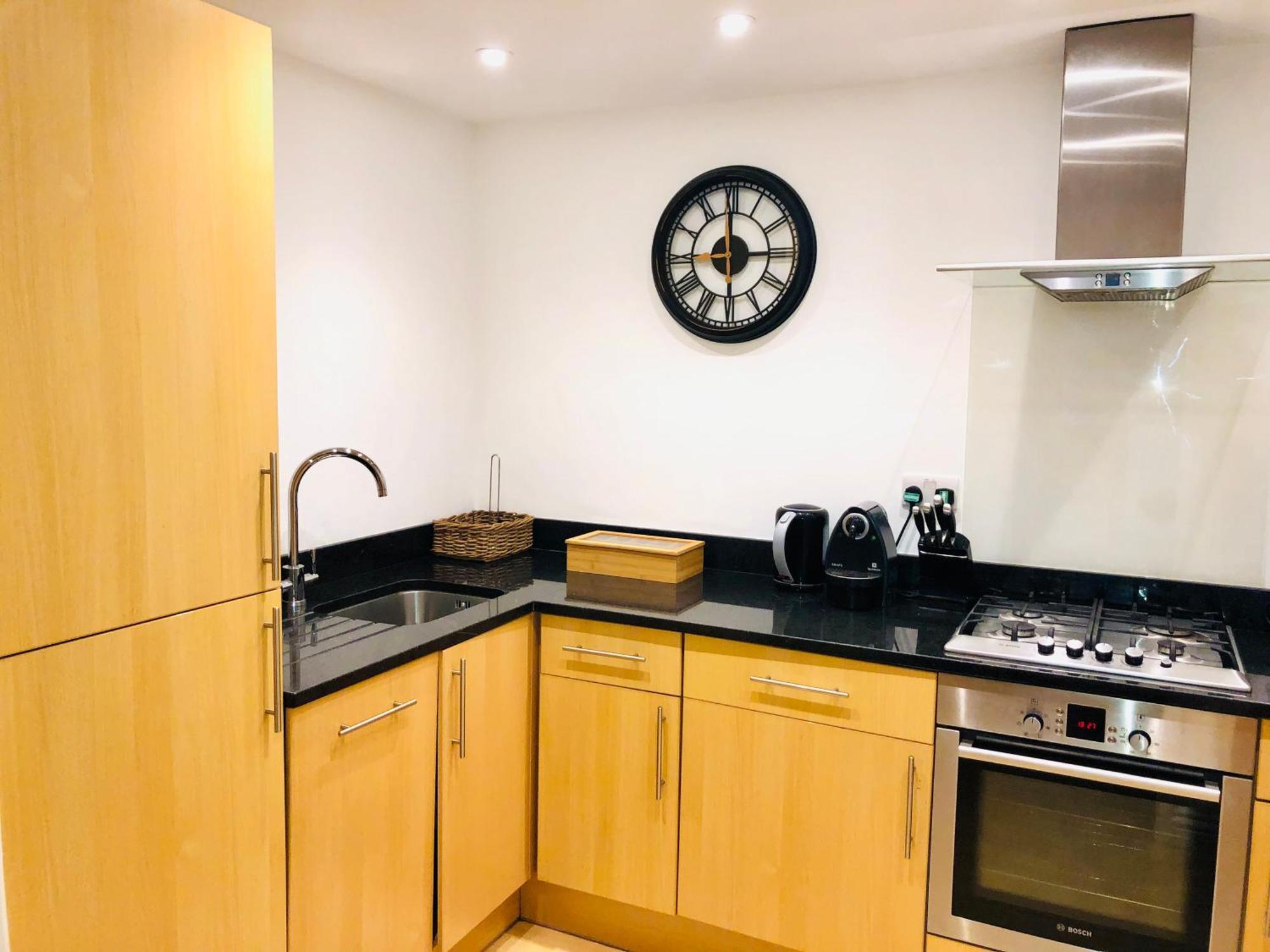 Superbly Located 2 Bedroom Luxury Apartment باث المظهر الخارجي الصورة